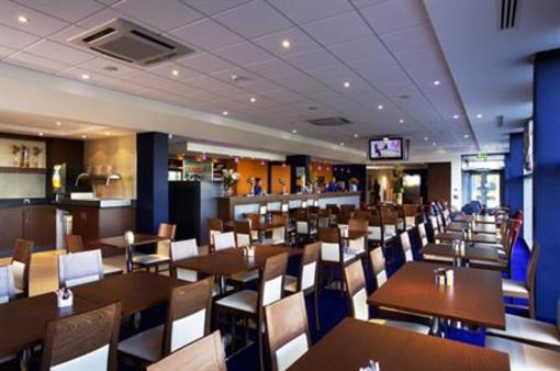фото отеля Holiday Inn Express Liverpool-John Lennon Airport