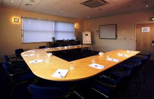 фото отеля Holiday Inn Express Liverpool-John Lennon Airport