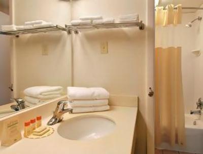 фото отеля Days Inn Chester (Pennsylvania)