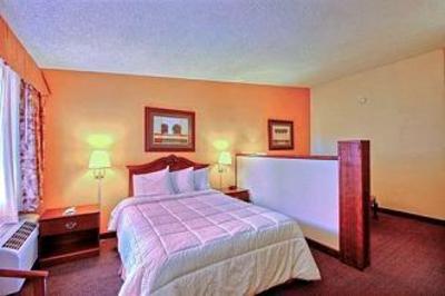 фото отеля Clarion Inn & Suites Terre Haute