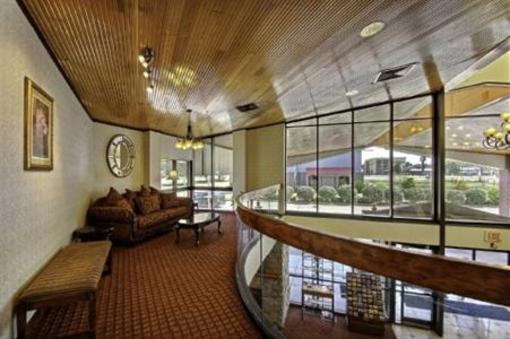 фото отеля Clarion Inn & Suites Terre Haute