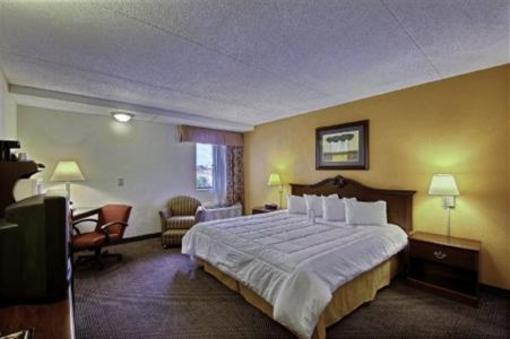 фото отеля Clarion Inn & Suites Terre Haute