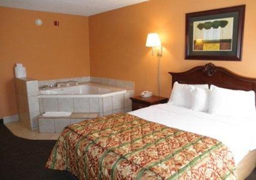 фото отеля Clarion Inn & Suites Terre Haute