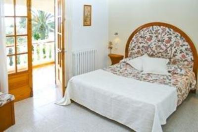 фото отеля Sa Caleta Playa Apartaments Menorca