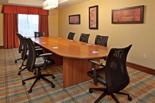 фото отеля Holiday Inn Express Hotel & Suites Greensboro - Airport Area