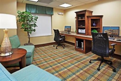 фото отеля Holiday Inn Express Hotel & Suites Greensboro - Airport Area