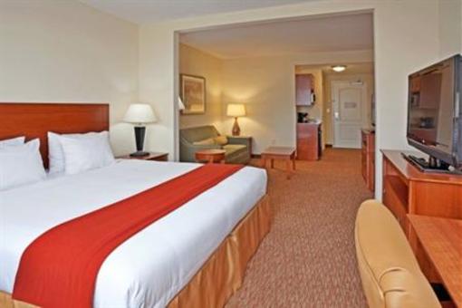 фото отеля Holiday Inn Express Hotel & Suites Greensboro - Airport Area