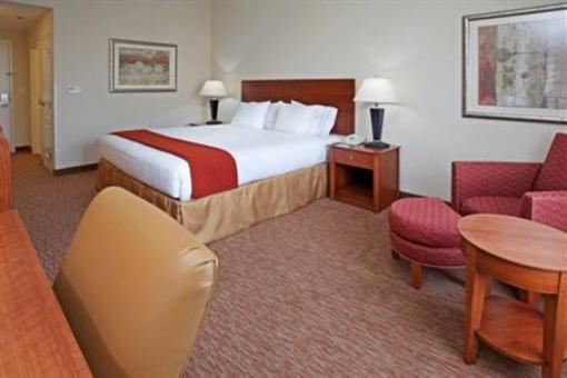 фото отеля Holiday Inn Express Hotel & Suites Greensboro - Airport Area