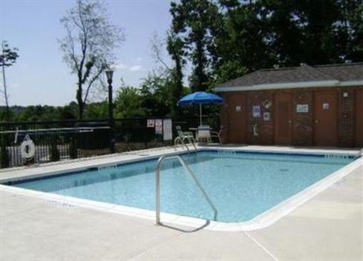 фото отеля Holiday Inn Express Hotel & Suites Greensboro - Airport Area