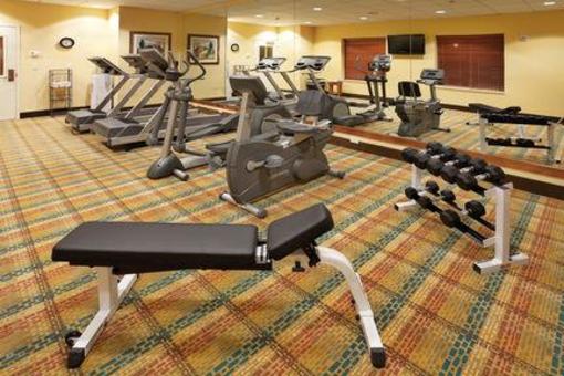 фото отеля Holiday Inn Express Hotel & Suites Greensboro - Airport Area