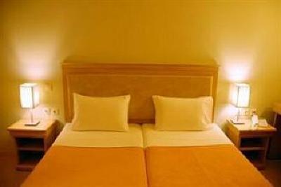 фото отеля Glyfada Beach Hotel