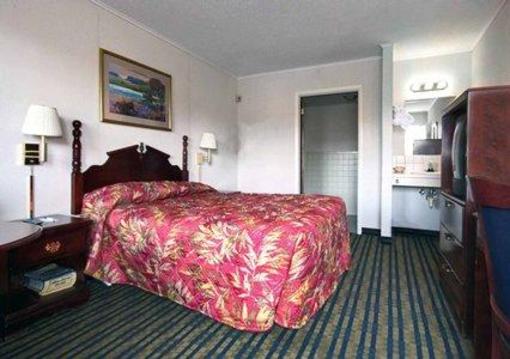 фото отеля Rodeway Inn & Suites Amherst (New York)