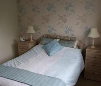 фото отеля 4 Meadowgate Close Bed & Breakfast Cardiff