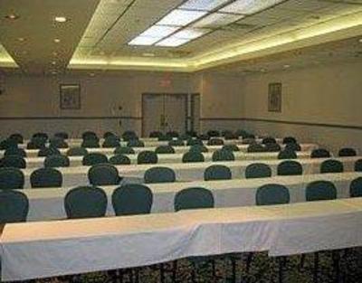 фото отеля Comfort Inn & Suites Airport North