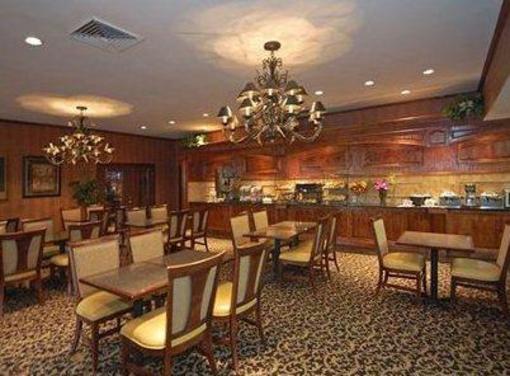 фото отеля Comfort Inn & Suites Airport North