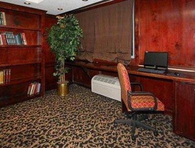 фото отеля Comfort Inn & Suites Airport North