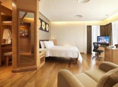 фото отеля The Gardens Hotel & Residences