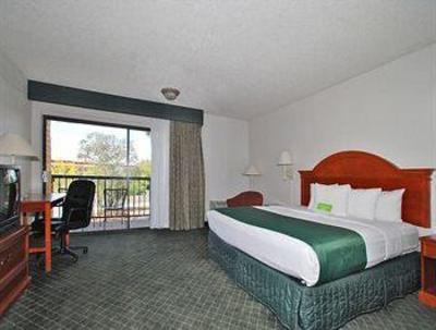фото отеля Clarion Inn Downtown Tucson