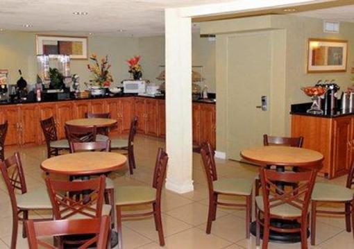 фото отеля Clarion Inn Downtown Tucson
