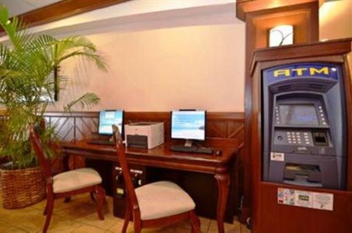 фото отеля Ohana Honolulu Airport Hotel