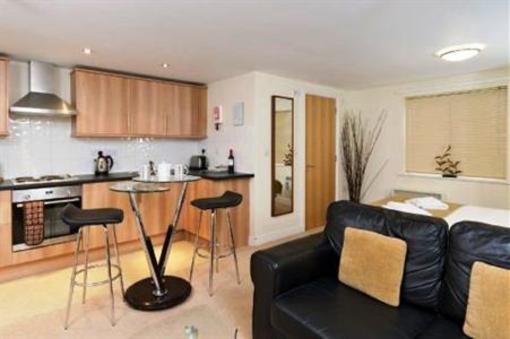 фото отеля Alderman Apartments Cotham Lawn Bristol