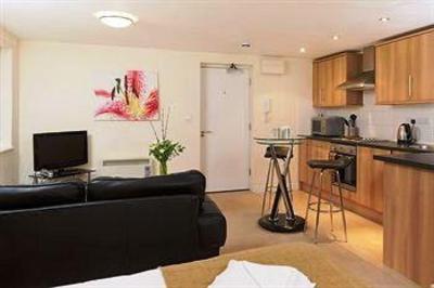 фото отеля Alderman Apartments Cotham Lawn Bristol