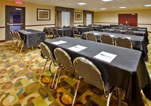 фото отеля Holiday Inn Express Hotel & Suites Guthrie-North Edmond