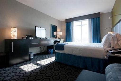 фото отеля Holiday Inn Express Hotel & Suites Charleston Airport-Convention Center Area