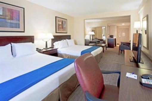 фото отеля Holiday Inn Express Hotel & Suites Clearwater US 19N