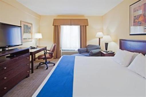 фото отеля Holiday Inn Express Hotel & Suites Clearwater US 19N