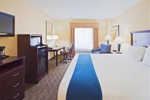 фото отеля Holiday Inn Express Hotel & Suites Clearwater US 19N