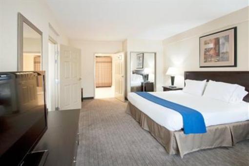 фото отеля Holiday Inn Express Hotel & Suites Clearwater US 19N