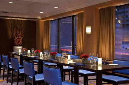 фото отеля Courtyard by Marriott Toronto Downtown