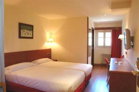 фото отеля Hotel Candanchu Aisa