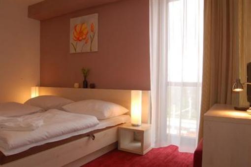 фото отеля Hotel Crocus Strbske Pleso