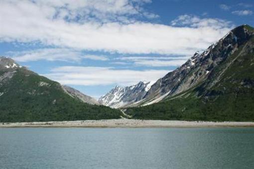 фото отеля Glacier Bay's Bear Track Inn