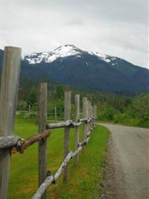 фото отеля Glacier Bay's Bear Track Inn