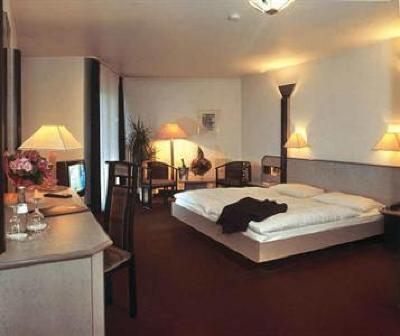 фото отеля Hotel Mondial Langenfeld (North Rhine Westphalia)