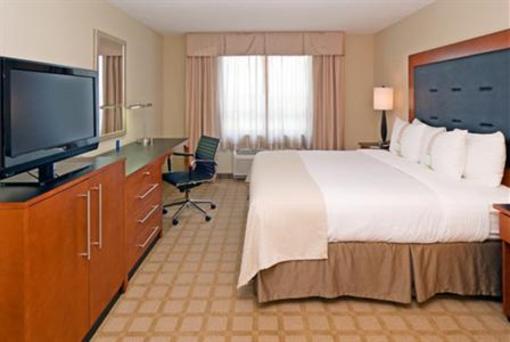 фото отеля Holiday Inn Ft. Myers Airport-Town Center