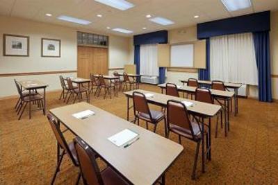 фото отеля Country Inn & Suites By Carlson, Cuyahoga Falls