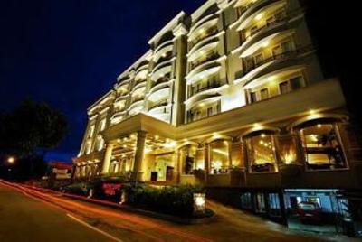 фото отеля Royal Regency Hotel Makassar