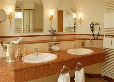 фото отеля Ringhotel Monch's Waldhotel