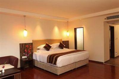 фото отеля Mapple Adhwryou Pune