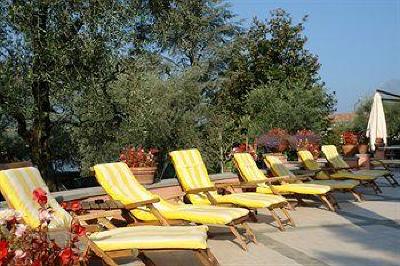фото отеля Hotel Villa Kinzica Sale Marasino