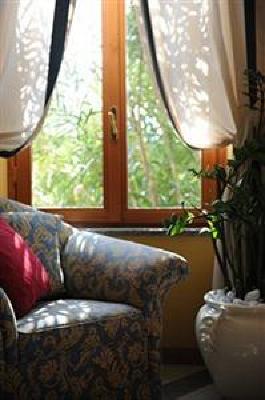 фото отеля Hotel Villa Kinzica Sale Marasino