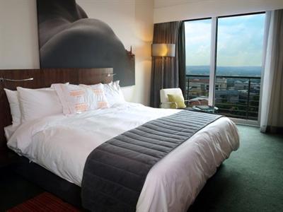 фото отеля Crowne Plaza Johannesburg - The Rosebank