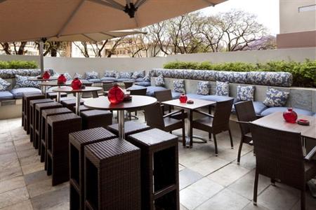 фото отеля Crowne Plaza Johannesburg - The Rosebank