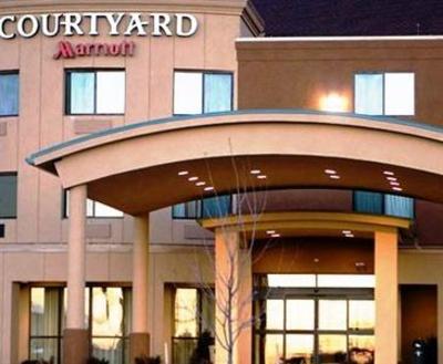 фото отеля Courtyard by Marriott Salina