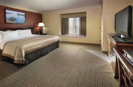фото отеля Embassy Suites Sacramento - Riverfront Promenade