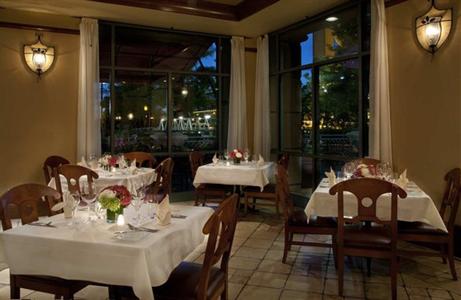 фото отеля Embassy Suites Sacramento - Riverfront Promenade